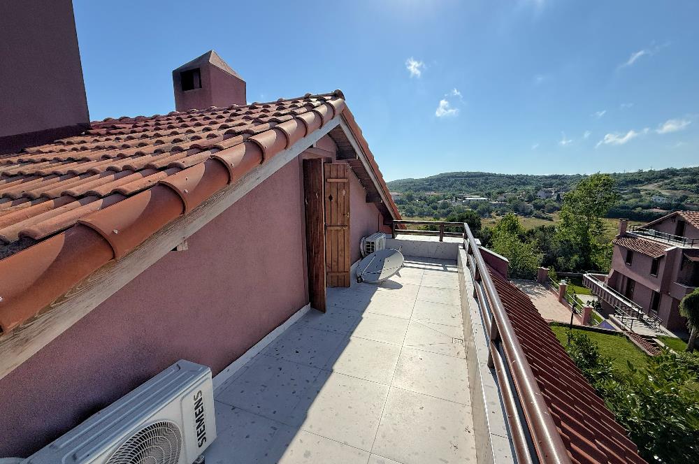 Çatalca Yalıköy Doğa Evleri'nde Yenilenmiş Villa
