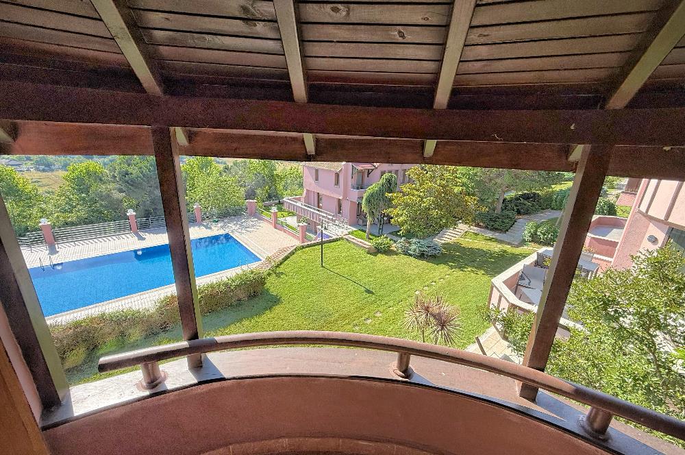 Çatalca Yalıköy Doğa Evleri'nde Yenilenmiş Villa