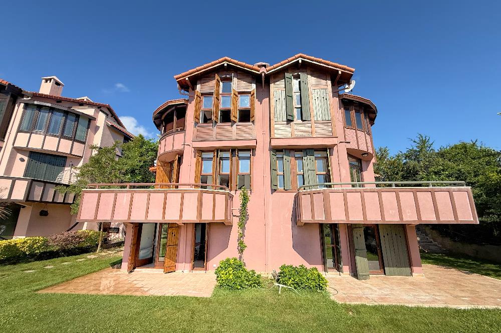 Çatalca Yalıköy Doğa Evleri'nde Yenilenmiş Villa