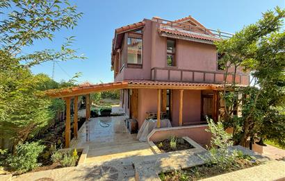 Çatalca Yalıköy Doğa Evleri'nde Yenilenmiş Villa