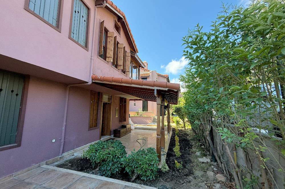 Çatalca Yalıköy Doğa Evleri'nde Yenilenmiş Villa