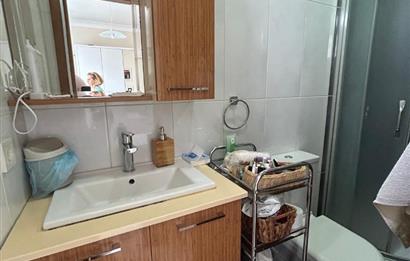 KOZYATAĞI SARIKANARYA SOKAK METROYA YAKIN 3+1 EBEVEYN BANYOLU
