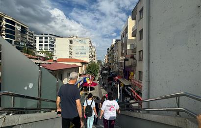 Bayraklı Sevgi Yolu'nda satılık dükkan
