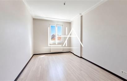 C21DEN MERKEZİ LOKASYONDAKİ MİR EVLERİNDE ÖNÜ AÇIK KİRALIK DAİRE
