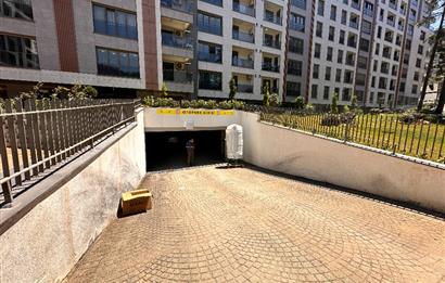 KOŞUYOLU VALİDEBAĞ SİTESİ YÜKSEK KATTA 3+1 BALKONLU SIFIR DAİRE