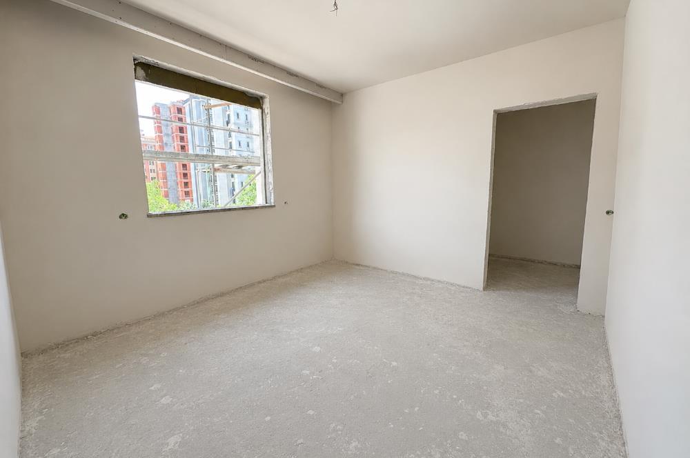 KOZYATAĞIN'DA SATILIK AĞUSTOS TESLİM 2+1 DAİRE