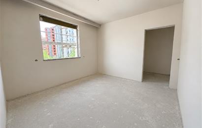 KOZYATAĞIN'DA SATILIK AĞUSTOS TESLİM 2+1 DAİRE