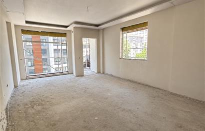 KOZYATAĞIN'DA SATILIK AĞUSTOS TESLİM 2+1 DAİRE