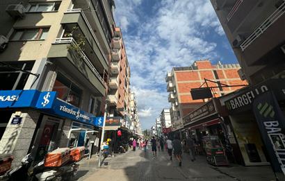 Bayraklı Sevgi Yolu'nda satılık dükkan