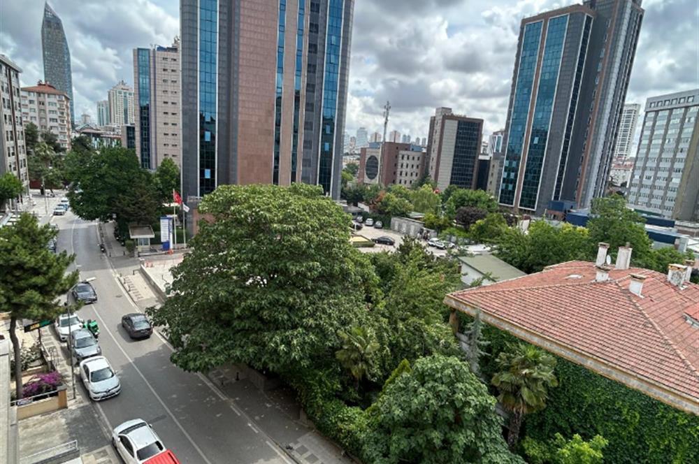 KOZYATAĞI SARIKANARYA SOKAK METROYA YAKIN 3+1 EBEVEYN BANYOLU