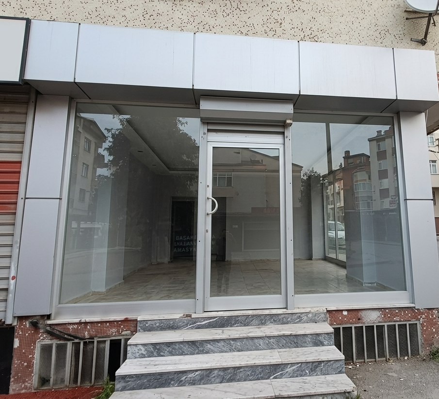Adem Yavuz Mahallesi'nde Köşe Konumda Cadde Üzeri Kiralık Dükkan