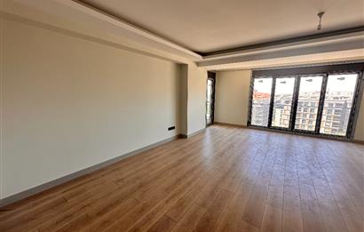 KOŞUYOLU VALİDEBAĞ SİTESİ YÜKSEK KATTA 3+1 BALKONLU SIFIR DAİRE