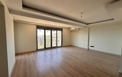 KOŞUYOLU VALİDEBAĞ SİTESİ YÜKSEK KATTA 3+1 BALKONLU SIFIR DAİRE
