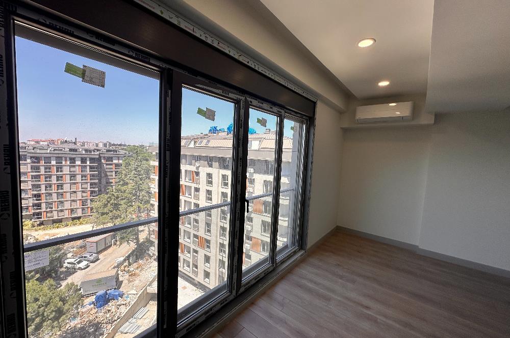 KOŞUYOLU VALİDEBAĞ SİTESİ YÜKSEK KATTA 3+1 BALKONLU SIFIR DAİRE