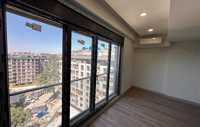 KOŞUYOLU VALİDEBAĞ SİTESİ YÜKSEK KATTA 3+1 BALKONLU SIFIR DAİRE