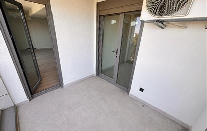 KOŞUYOLU VALİDEBAĞ SİTESİ YÜKSEK KATTA 3+1 BALKONLU SIFIR DAİRE