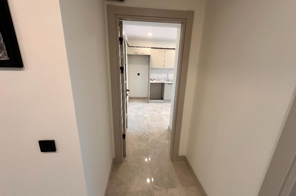 KOŞUYOLU VALİDEBAĞ SİTESİ YÜKSEK KATTA 3+1 BALKONLU SIFIR DAİRE