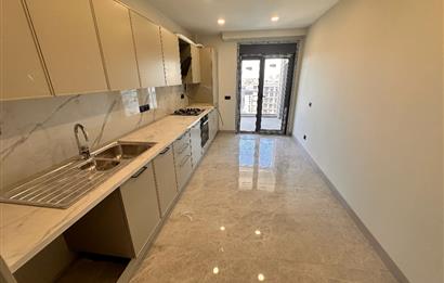 KOŞUYOLU VALİDEBAĞ SİTESİ YÜKSEK KATTA 3+1 BALKONLU SIFIR DAİRE