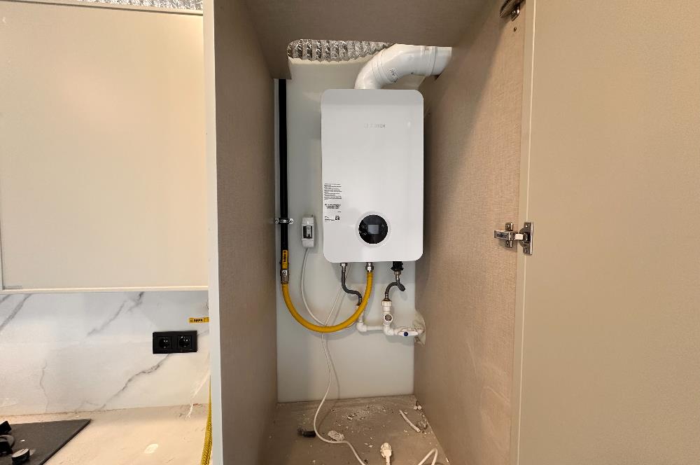 KOŞUYOLU VALİDEBAĞ SİTESİ YÜKSEK KATTA 3+1 BALKONLU SIFIR DAİRE