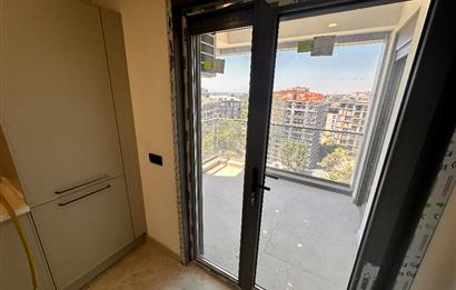 KOŞUYOLU VALİDEBAĞ SİTESİ YÜKSEK KATTA 3+1 BALKONLU SIFIR DAİRE