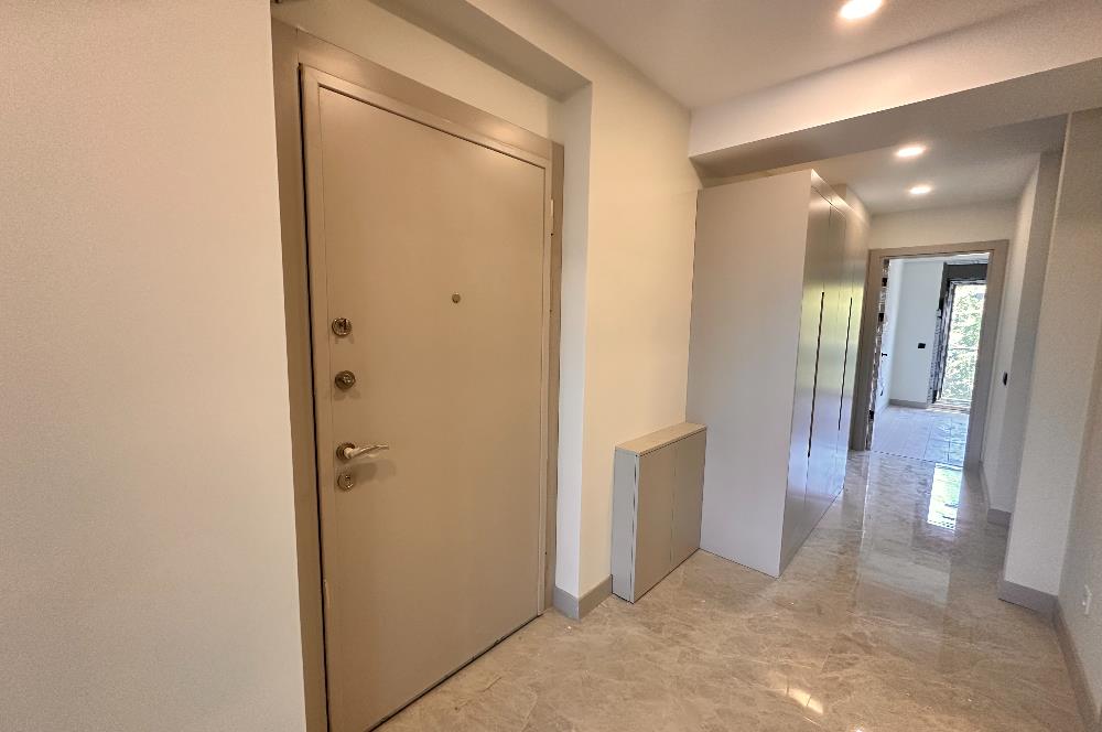 KOŞUYOLU VALİDEBAĞ SİTESİ YÜKSEK KATTA 3+1 BALKONLU SIFIR DAİRE