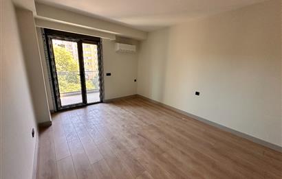 KOŞUYOLU VALİDEBAĞ SİTESİ YÜKSEK KATTA 3+1 BALKONLU SIFIR DAİRE
