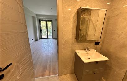 KOŞUYOLU VALİDEBAĞ SİTESİ YÜKSEK KATTA 3+1 BALKONLU SIFIR DAİRE
