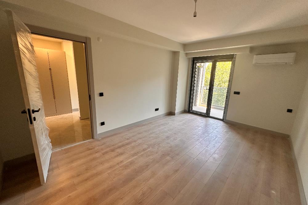 KOŞUYOLU VALİDEBAĞ SİTESİ YÜKSEK KATTA 3+1 BALKONLU SIFIR DAİRE