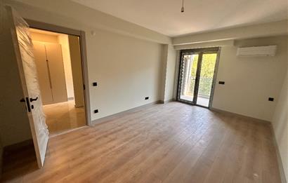 KOŞUYOLU VALİDEBAĞ SİTESİ YÜKSEK KATTA 3+1 BALKONLU SIFIR DAİRE