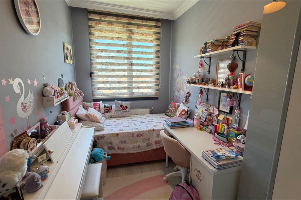 MERDİVENKÖYDE 3+1 FERAH ÖNÜ AÇIK EBEVEYN BANYOLU SATILIK DAİRE