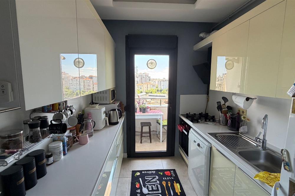 MERDİVENKÖYDE 3+1 FERAH ÖNÜ AÇIK EBEVEYN BANYOLU SATILIK DAİRE
