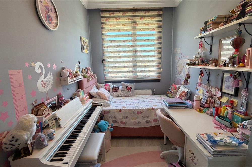 MERDİVENKÖYDE 3+1 FERAH ÖNÜ AÇIK EBEVEYN BANYOLU SATILIK DAİRE