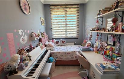 MERDİVENKÖYDE 3+1 FERAH ÖNÜ AÇIK EBEVEYN BANYOLU SATILIK DAİRE