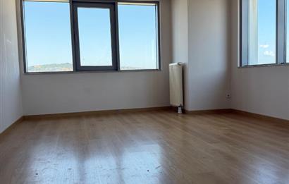 C 21ROOF'DAN BAYSAŞ İSTANBUL 216'DA KİRALIK 2+1 EBEVEYN DAİRE