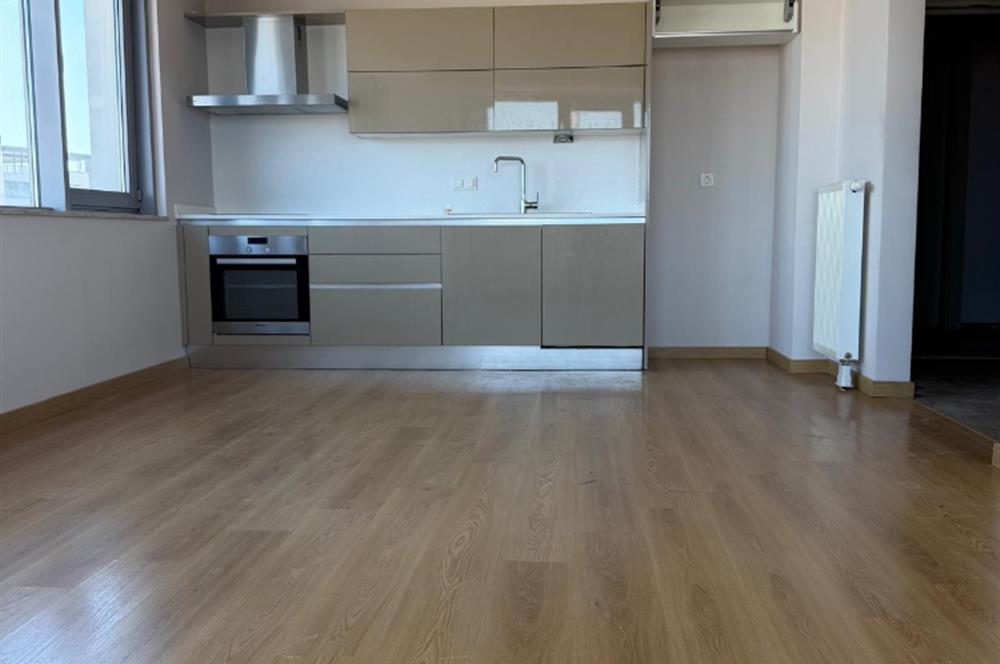 C 21ROOF'DAN BAYSAŞ İSTANBUL 216'DA KİRALIK 2+1 EBEVEYN DAİRE