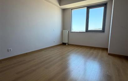C 21ROOF'DAN BAYSAŞ İSTANBUL 216'DA KİRALIK 2+1 EBEVEYN DAİRE