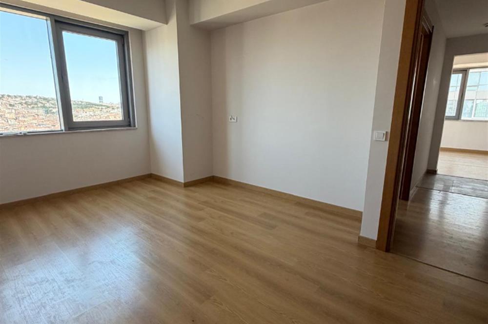 C 21ROOF'DAN BAYSAŞ İSTANBUL 216'DA KİRALIK 2+1 EBEVEYN DAİRE