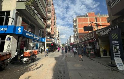 Bayraklı Sevgi Yolu'nda satılık dükkan