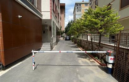 KOZYATAĞI SARIKANARYA SOKAK METROYA YAKIN 3+1 EBEVEYN BANYOLU