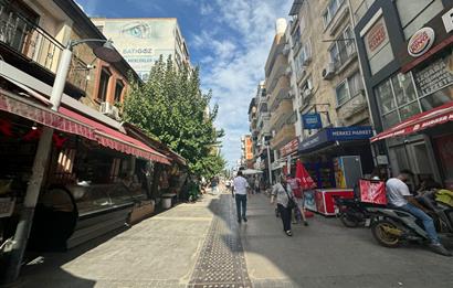 Bayraklı Sevgi Yolu'nda satılık dükkan