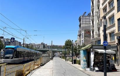 CENTURY 21 FOREVER'DAN AKSARAY ORDU CADDESİ'NDE, TRAMVAY ÖNÜNDE | 575 m² KOMPLE KİRALIK BİNA (TEK YETKİLİ CENTURY 21 FOREVER - ÖMER FARUK ORDULU)