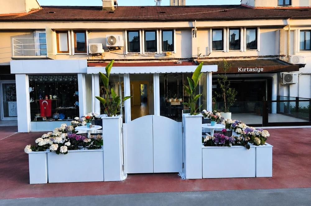 Zekeriyaköy Çarşı'nın En Prestijli Noktasında Satılık İş Yeri