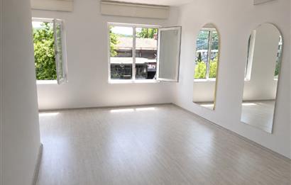 Zekeriyaköy Çarşı'nın En Prestijli Noktasında Satılık İş Yeri