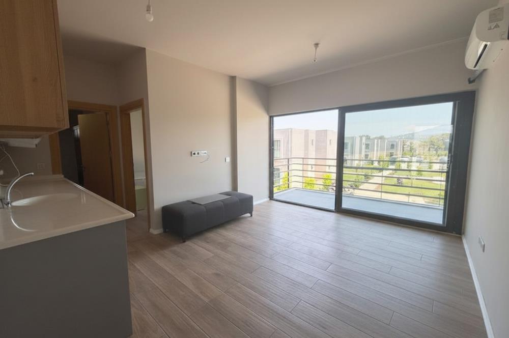 Meşelik Dorya Suites 2 Havuzlu Sitede Kiralık Eşyasız Üst Kat Daire 
