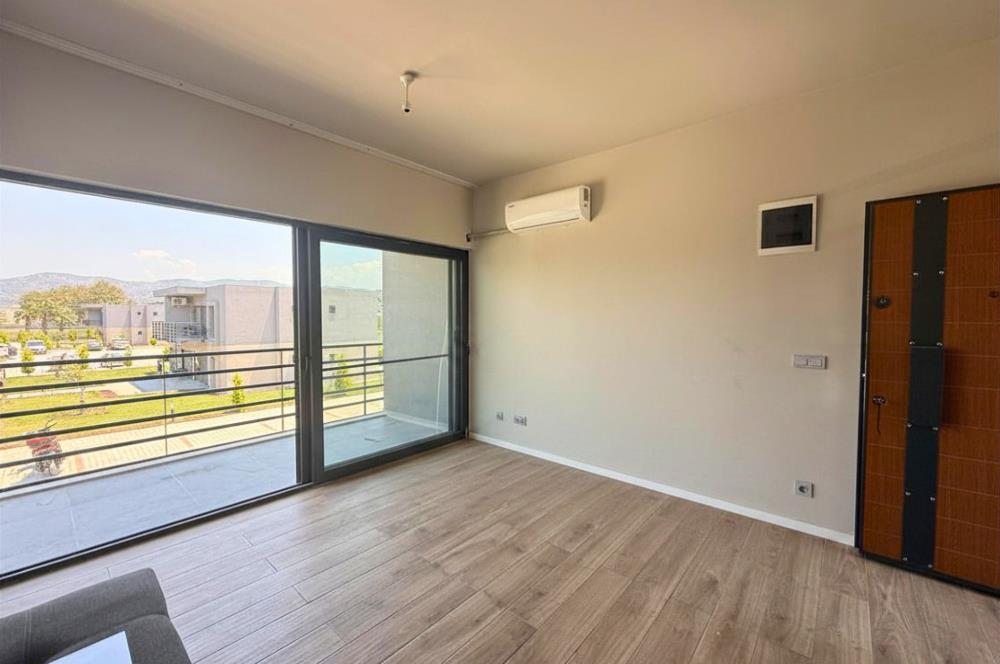 Meşelik Dorya Suites 2 Havuzlu Sitede Kiralık Eşyasız Üst Kat Daire 