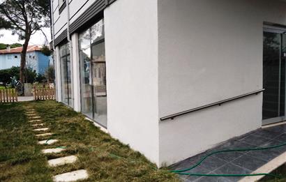 Ayvalık Altınova'da Satılık, Cadde Üstü, 60 M² Dükkan