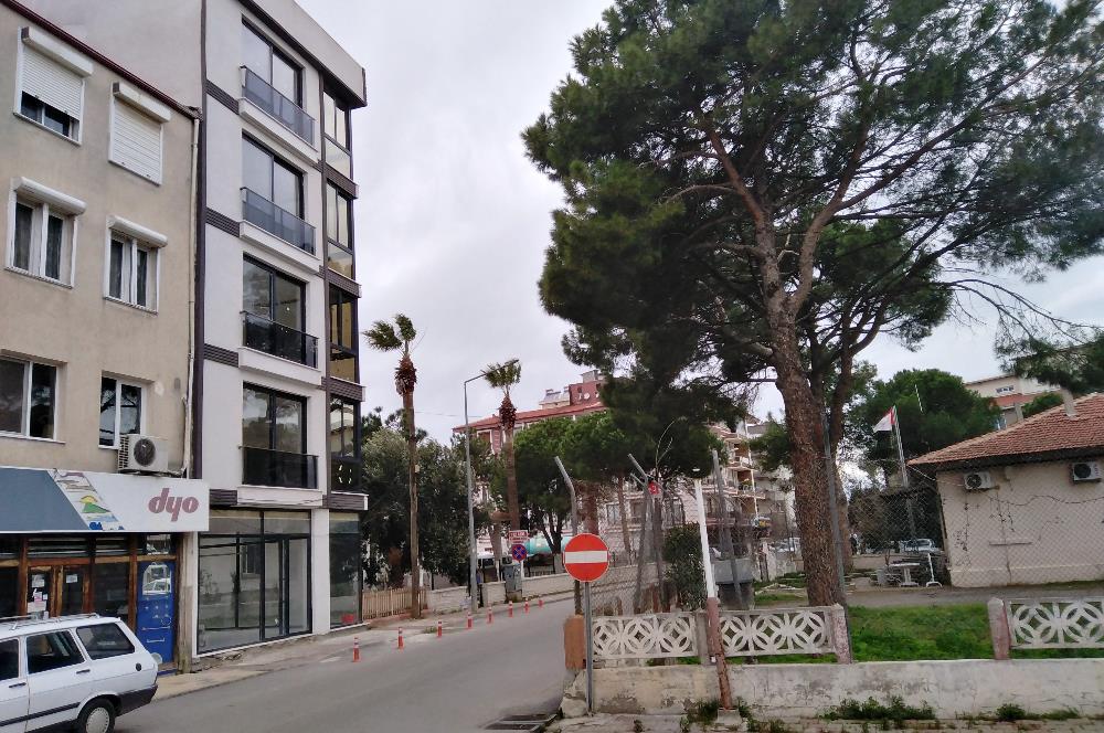 Ayvalık Altınova'da Satılık, Cadde Üstü, 60 M² Dükkan