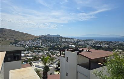 Bodrum Akyarlar'da Satılık 5+2 Havuzlu Tripleks Villa