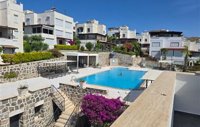 Bodrum Akyarlar'da Satılık 5+2 Havuzlu Tripleks Villa