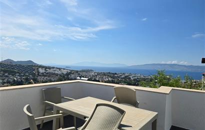 Bodrum Akyarlar'da Satılık 5+2 Havuzlu Tripleks Villa